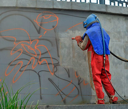 Удаление граффити – поствандальные чистки